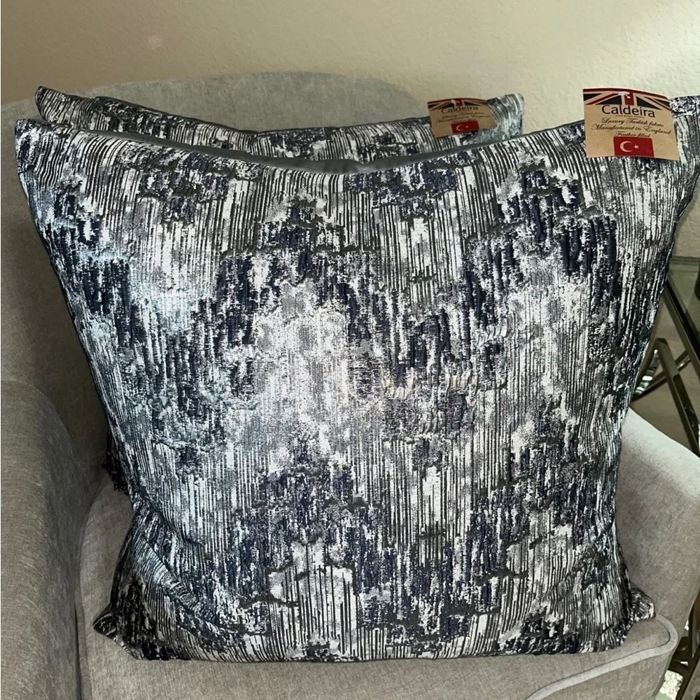 1-NWT CALDEIRA ABSTRACT DESIGN DECORATIVE PILLOWS (Read description for details)